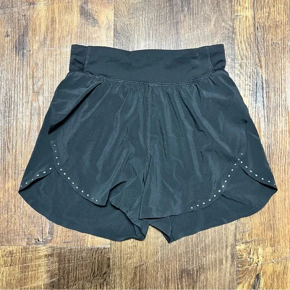 Lululemon Fast and Free High-Rise Classic-Fit Split Short 3” - Reflective Hem - Picture 4 of 7